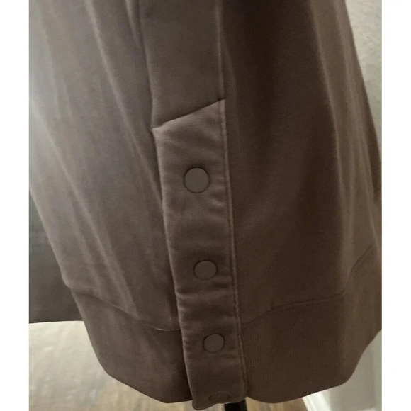 Athleta Womens Retroplush Sweatshirt Velvet Crewneck Brown Snap Button Hem L - Picture 3 of 5